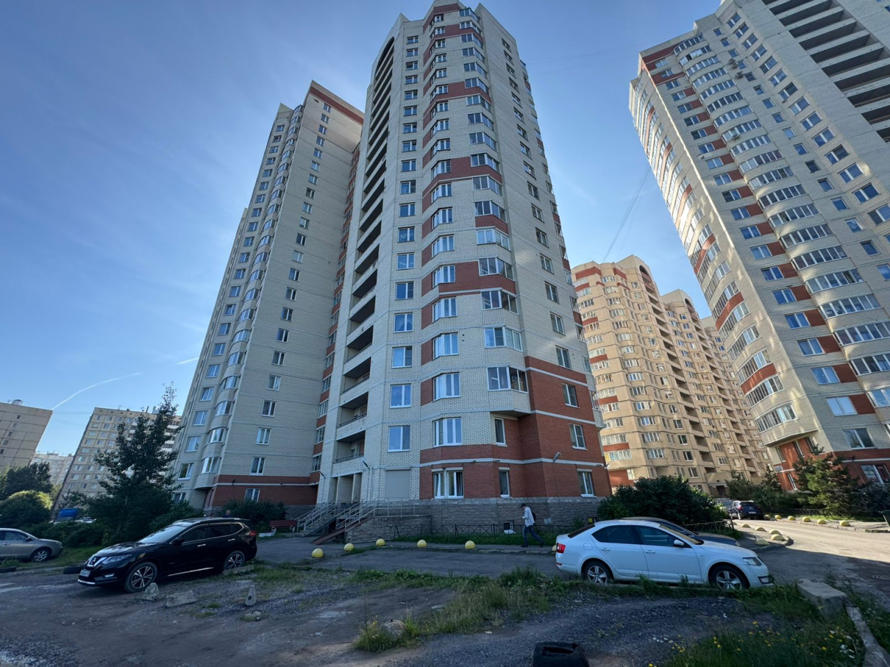 фасад дома, здание по адресу г Санкт-Петербург, ул Ворошилова, д 33 к 1